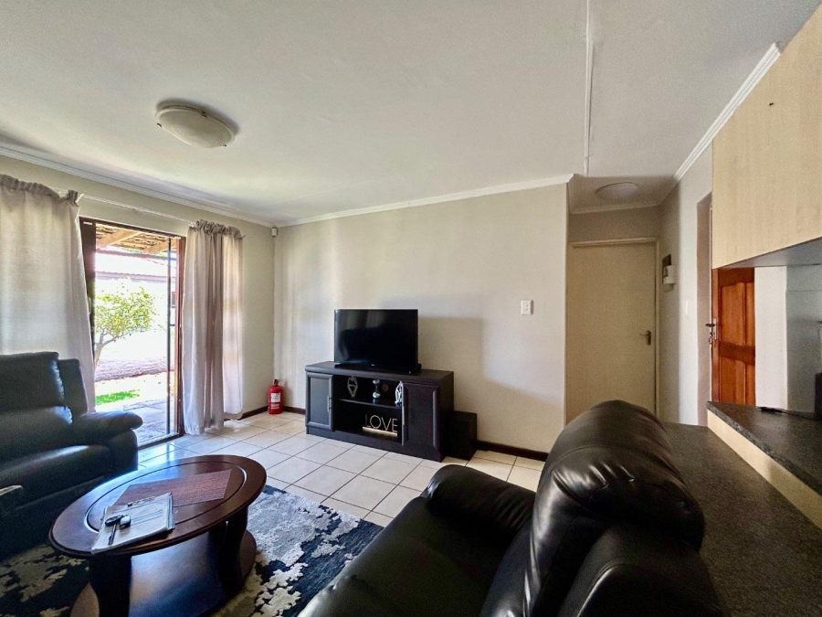 2 Bedroom Property for Sale in Langenhovenpark Free State